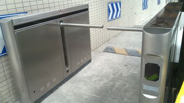 Thép không gỉ SS304 ngoài trời đạp Truy cập kênh Drop Arm Cổng turnstiles FJC-Z6618