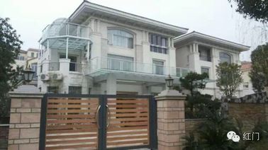 Nhôm Swing Wireless Bi Folding Gates Đối Bungalow Với điều khiển từ xa