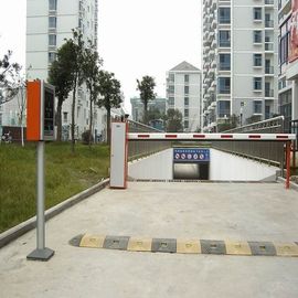 Khách sạn Straight Boom Barrier Cổng hợp kim nhôm sắt Đối với giao thông